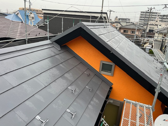 軽量ガルバ鋼板